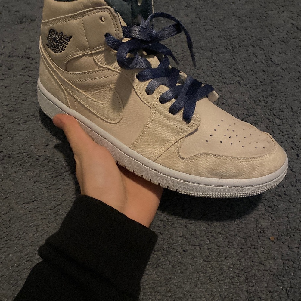 Air Jordan 1 Mid SE Light Orewood Brown size 9